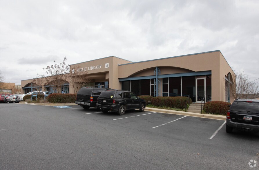 Primary Photo Of 110 Holiday Dr, Macon-Bibb Medical For Lease
