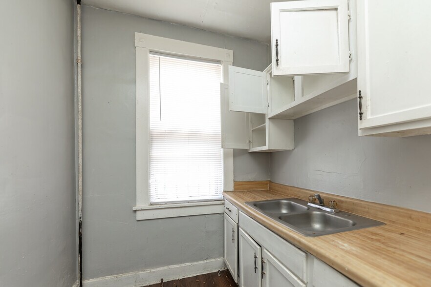 More Photos Of , Memphis Multifamily For Sale