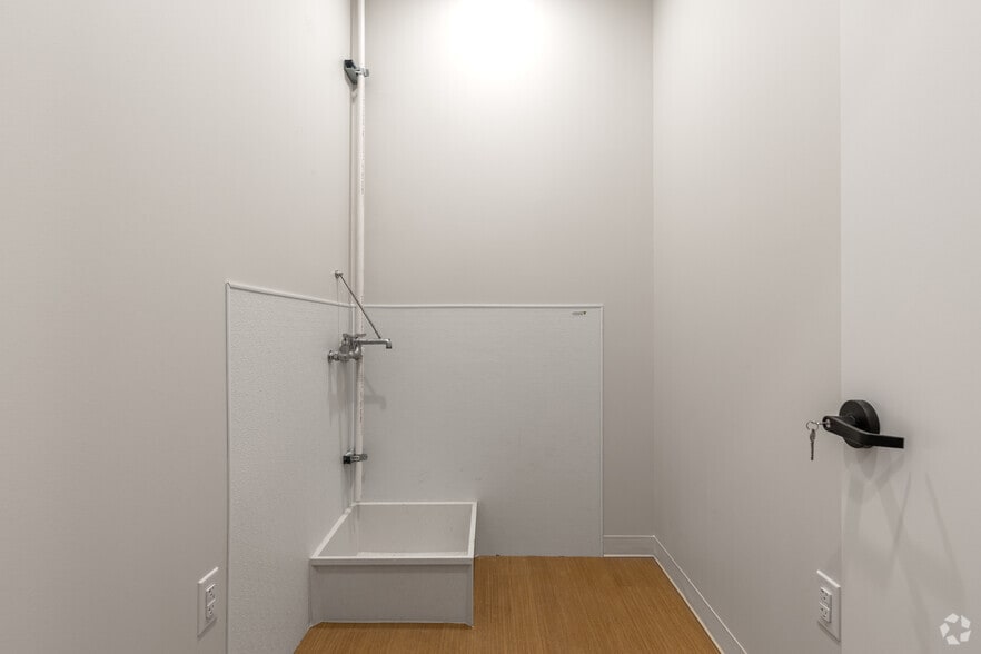 More Photos Of 1400 N Coit Rd, McKinney Unknown For Lease