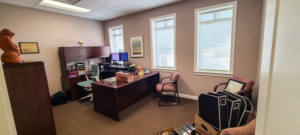 More Photos Of 553 Centre View Blvd, Crestview Hills Medical For Sale