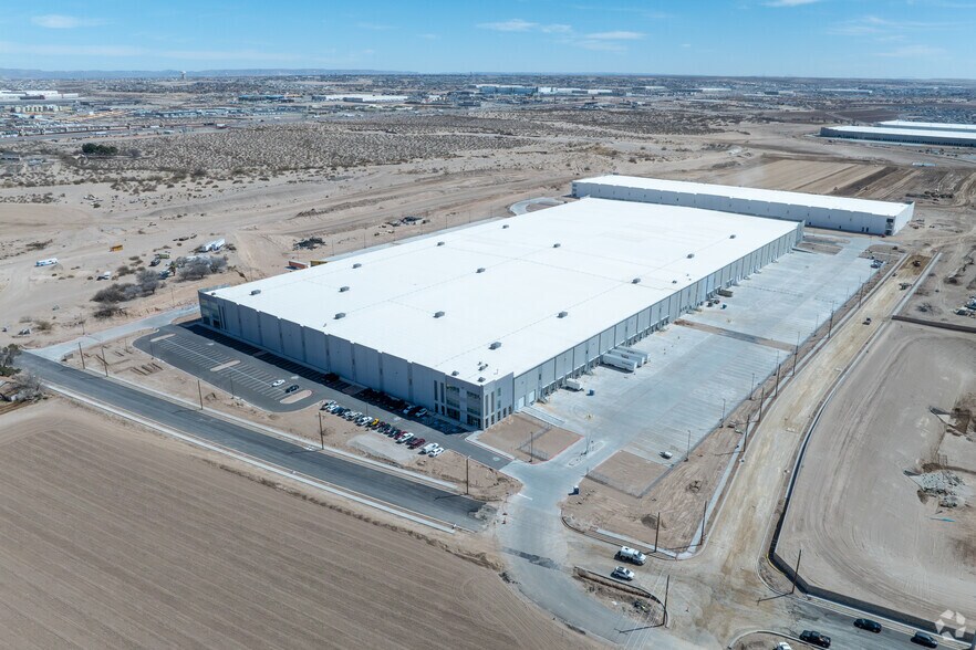 More Photos Of SEQ I-10 & 375 Loop, El Paso Unknown For Lease