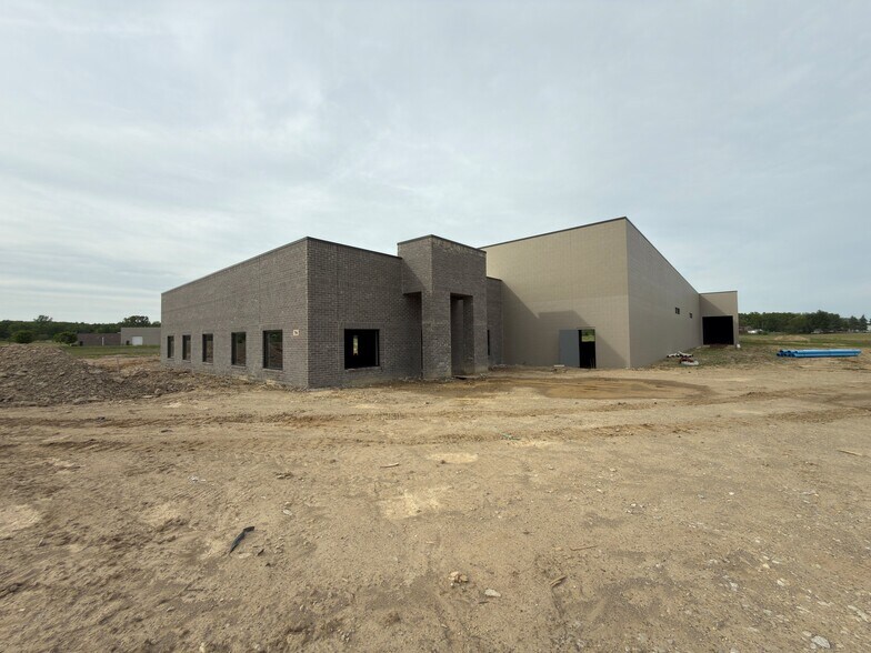 More Photos Of 796 Campus Parkway Dr, Tecumseh Manufacturing For Sale