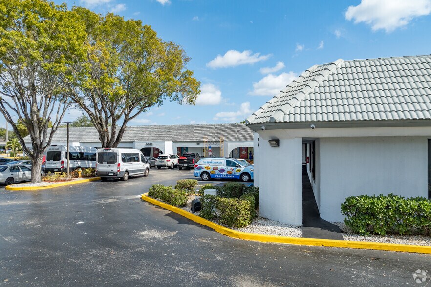 More Photos Of 7100 W Commercial Blvd, Lauderhill Unknown For Lease