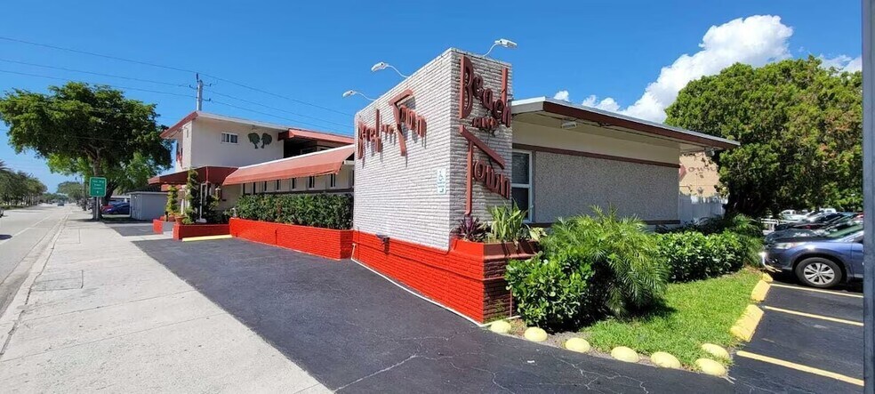 More Photos Of 1010 S Federal Hwy, Hollywood Hotel For Sale