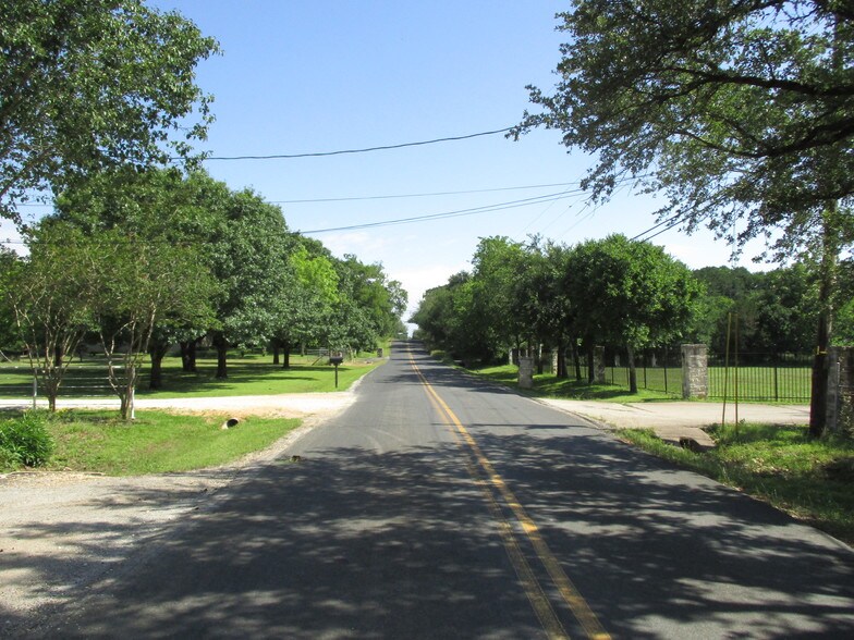 More Photos Of 12724 Lowden Ln, Manchaca Office Residential For Lease