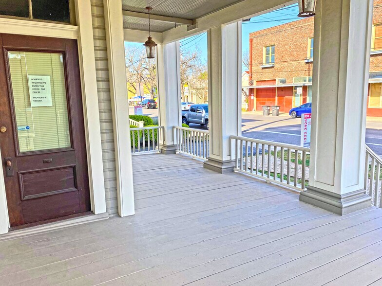 More Photos Of 918 S Alamo St, San Antonio Office For Lease