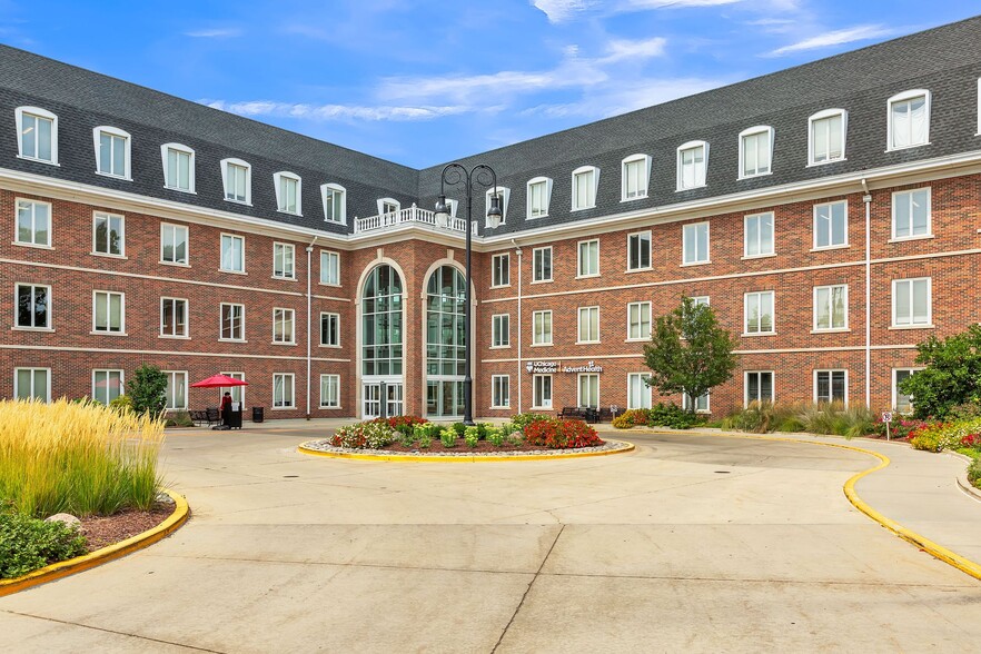 Primary Photo Of 908 N Elm St, Hinsdale Medical For Lease