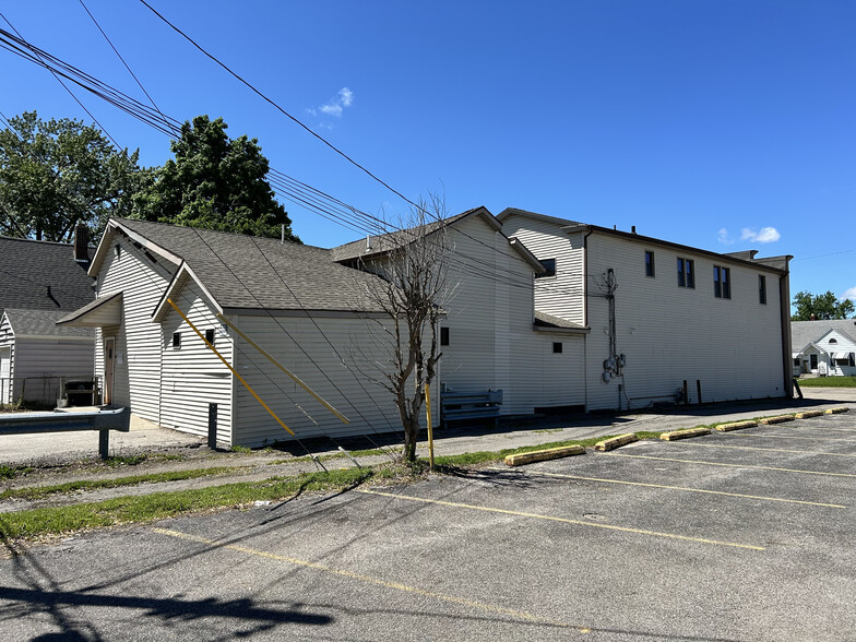 More Photos Of 1432-1436 Mishawaka Ave, South Bend Office For Sale