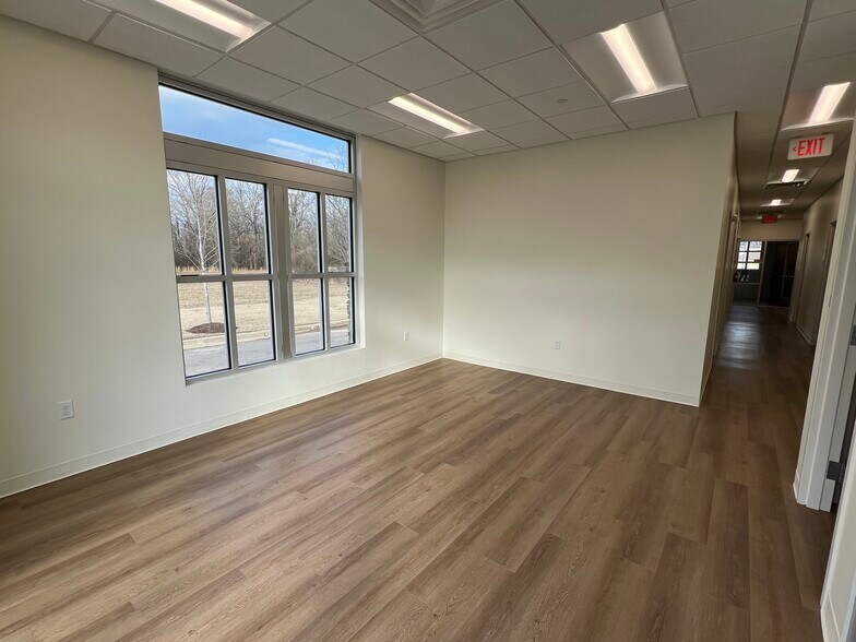 More Photos Of 6245 Greenlee St, Arlington Office For Sale