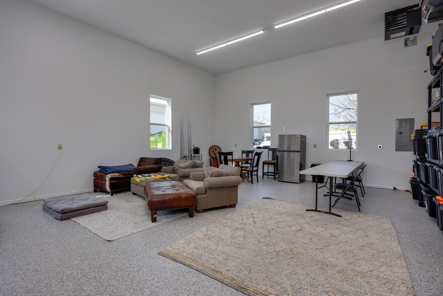 More Photos Of 6580 Lake Rd, Windsor Warehouse For Sale