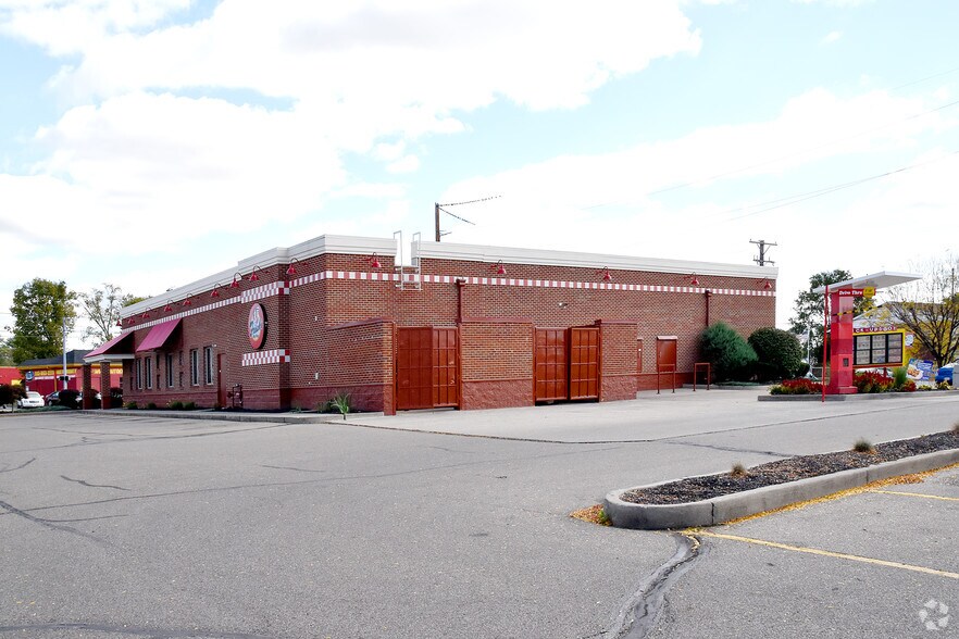 More Photos Of 2949 Dixie Hwy, Hamilton Restaurant For Lease