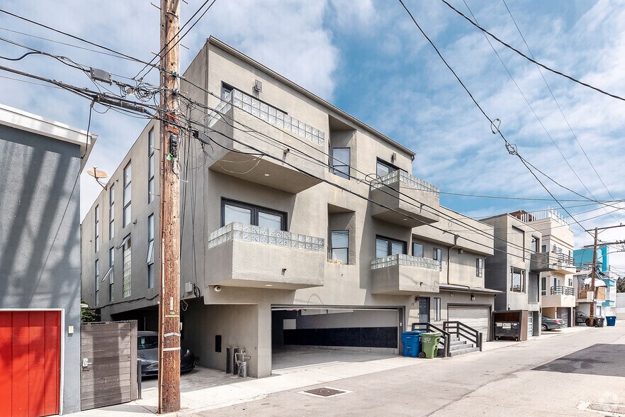 More Photos Of 22 28th Ave, Venice Apartments For Sale