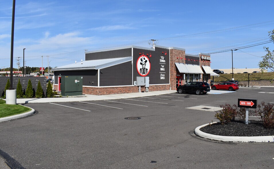 More Photos Of 4990 Fulton Dr NW, Canton Restaurant For Sale