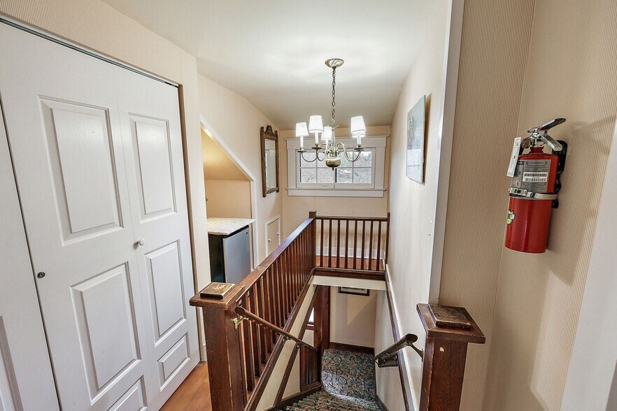 More Photos Of 455 N Oregon St, Jacksonville Hospitality For Sale