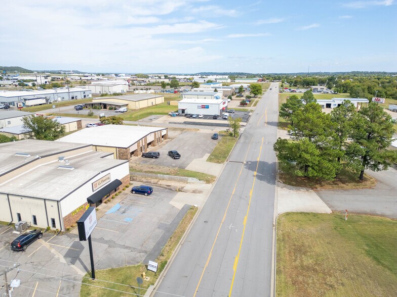 More Photos Of 2801 McKinley Ave, Fort Smith Warehouse For Lease