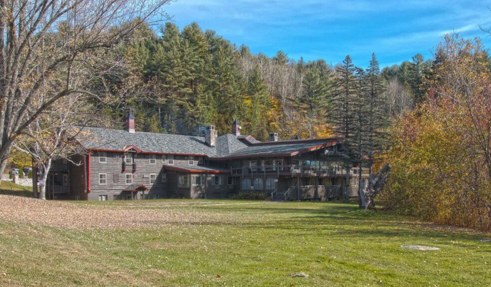 More Photos Of 1455 Ch Pierre-Péladeau, Sainte-adele Lodge Meeting Hall For Sale