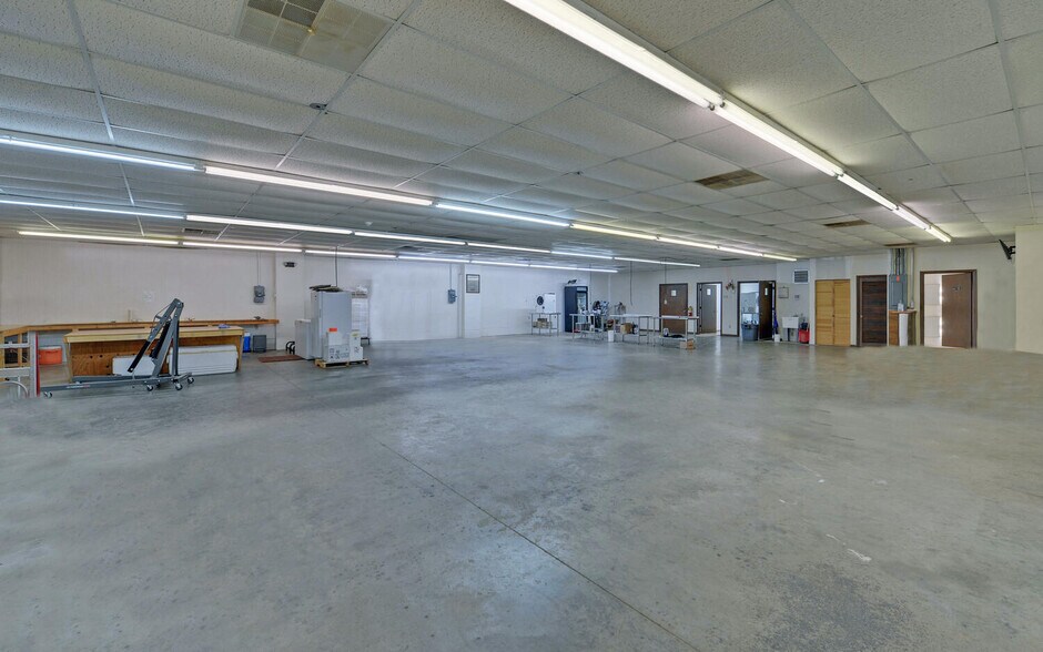 250 E Currahee St, Toccoa, GA 30577 Manufacturing For Sale