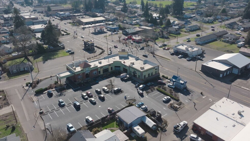 Primary Photo Of 1479 S Main St, Lebanon Storefront For Lease