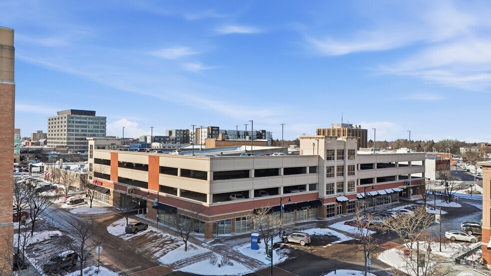 More Photos Of 1461 Market St, Des Plaines Parking Garage For Sale