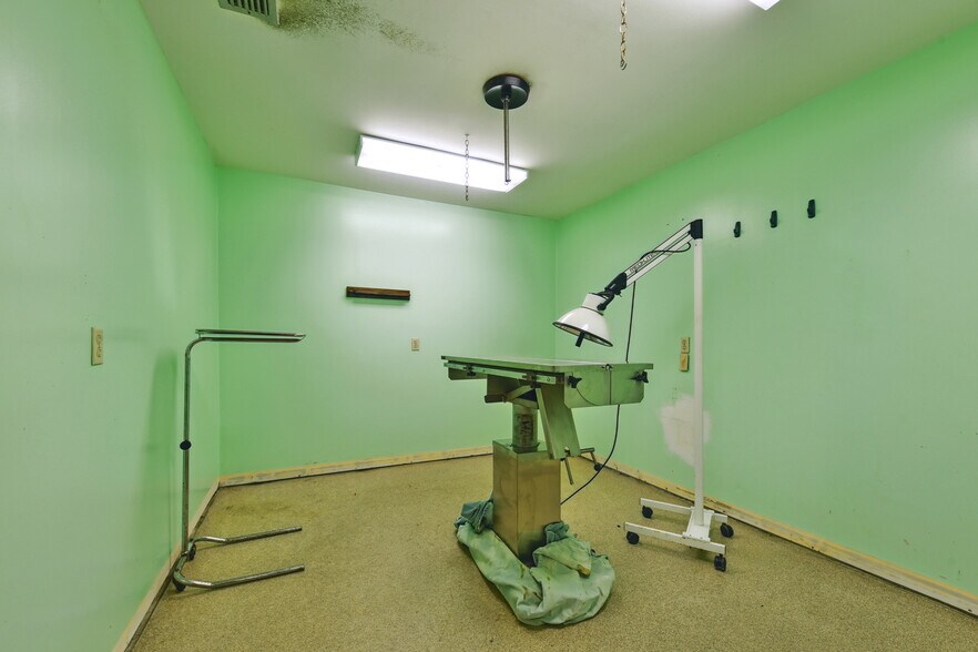 More Photos Of 10569 Lem Turner Rd, Jacksonville Medical For Sale