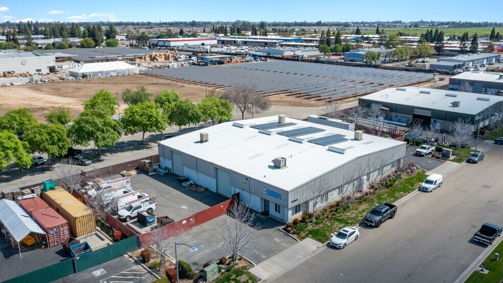 More Photos Of 2960 N Miami Ave, Fresno Warehouse For Lease