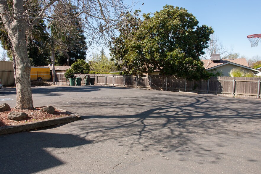 More Photos Of 3449 Mission Ave, Carmichael Office Residential For Sale