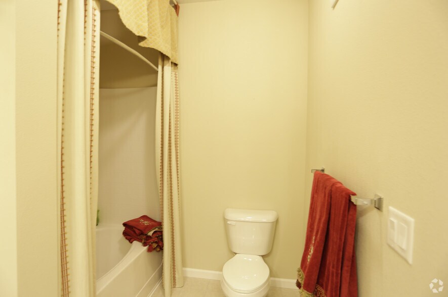 More Photos Of 10225 City Walk Dr, Woodbury Apartments For Sale