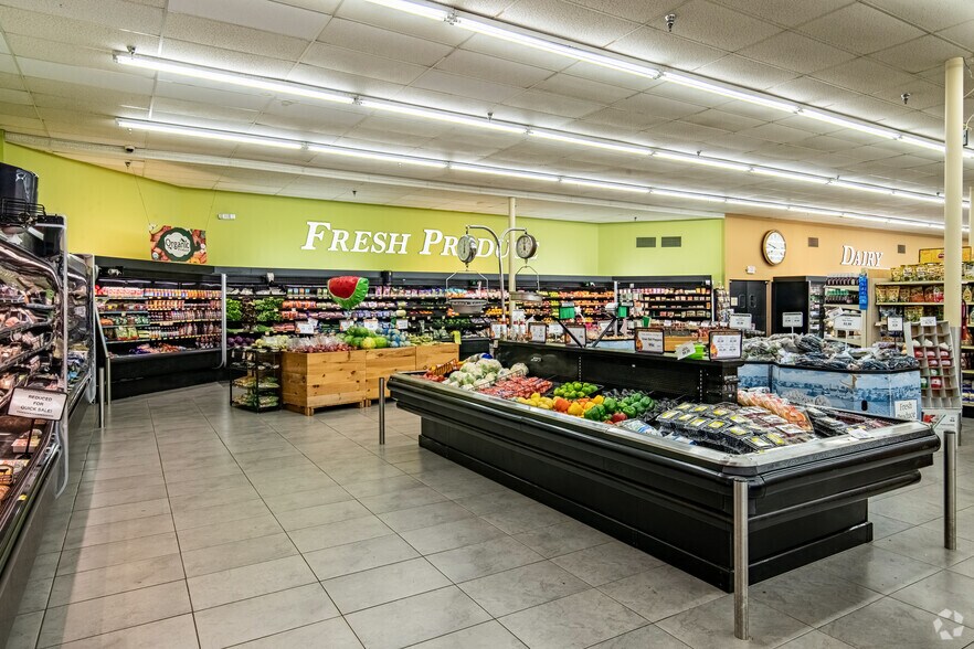 More Photos Of 106 W Oak St, Boscobel Supermarket For Sale