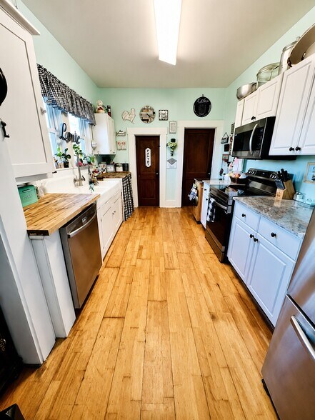 More Photos Of 3414 US-411, White Mixed Retail For Sale