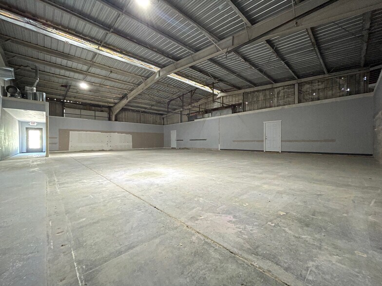 More Photos Of 1163 Dominguez Dr, Durango Light Manufacturing For Sale