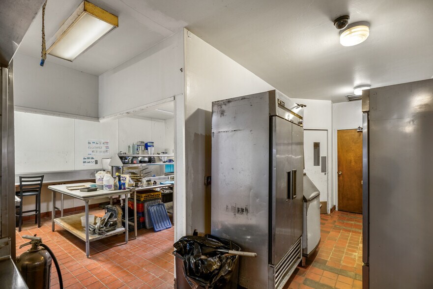 More Photos Of 4070 Country Rd 89, Dunnigan Restaurant For Sale