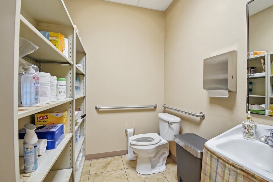 More Photos Of 315 W Town Pl, Saint Augustine Office For Sale