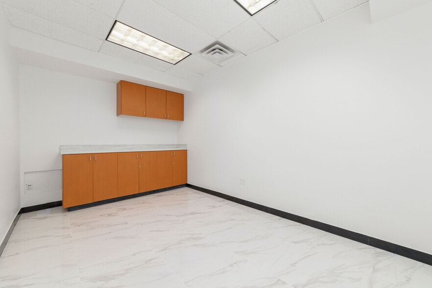 More Photos Of 7012 Barker Cypress Rd, Cypress Office For Sale