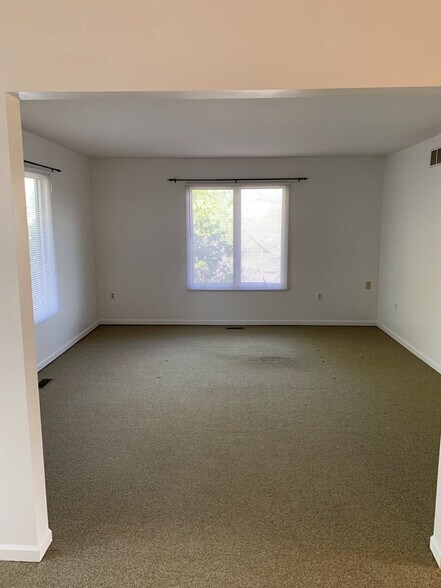 More Photos Of 2200 Airey Ct, Ann Arbor Self Storage For Lease