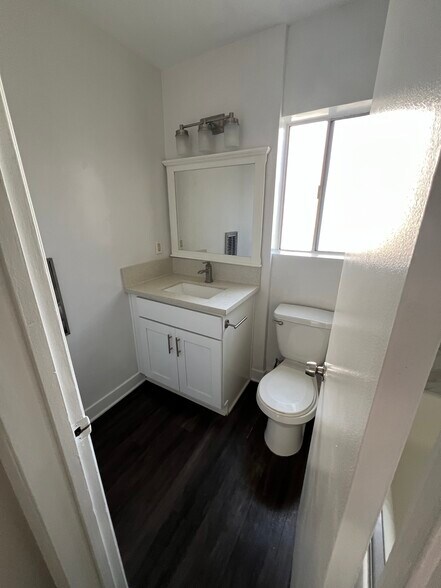 More Photos Of 1014 N Oxford Ave, Los Angeles Apartments For Sale