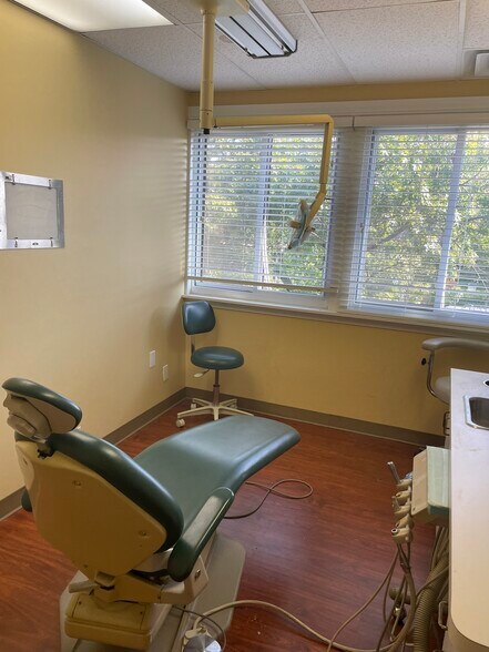 More Photos Of 1842 Beacon St, Brookline Medical For Sale