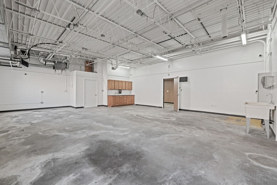 More Photos Of 4905 E 41st Ave, Denver Warehouse For Sale