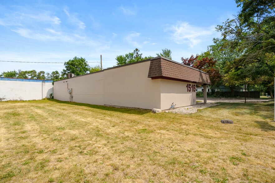 More Photos Of 1516 Trimble Ave, Kalamazoo Office For Sale