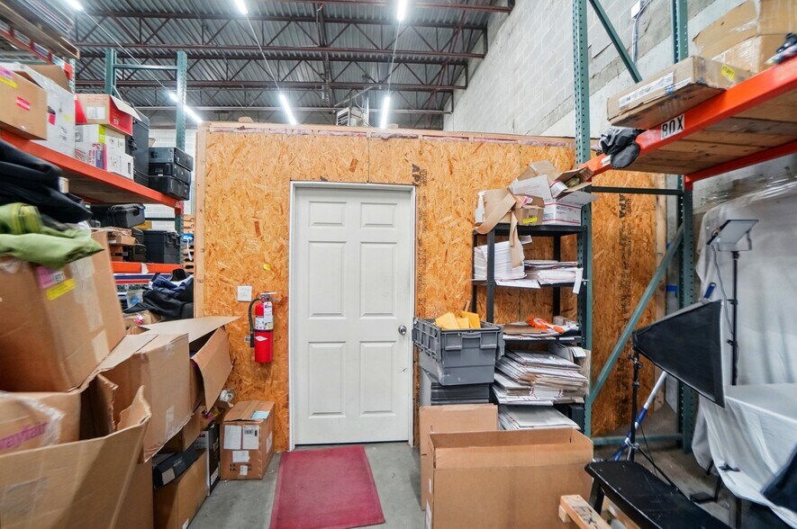 More Photos Of 50 Eswin St, Cincinnati Freestanding For Sale