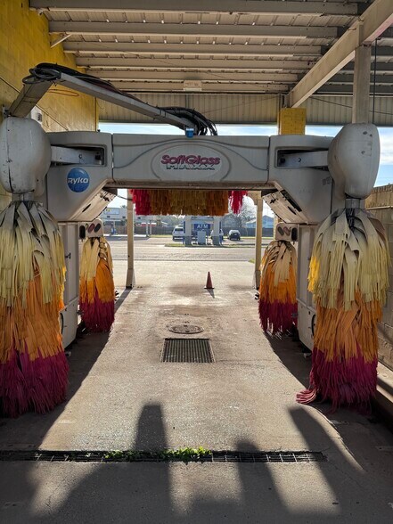 More Photos Of 952 S Commercial St, Aransas Pass Carwash For Sale