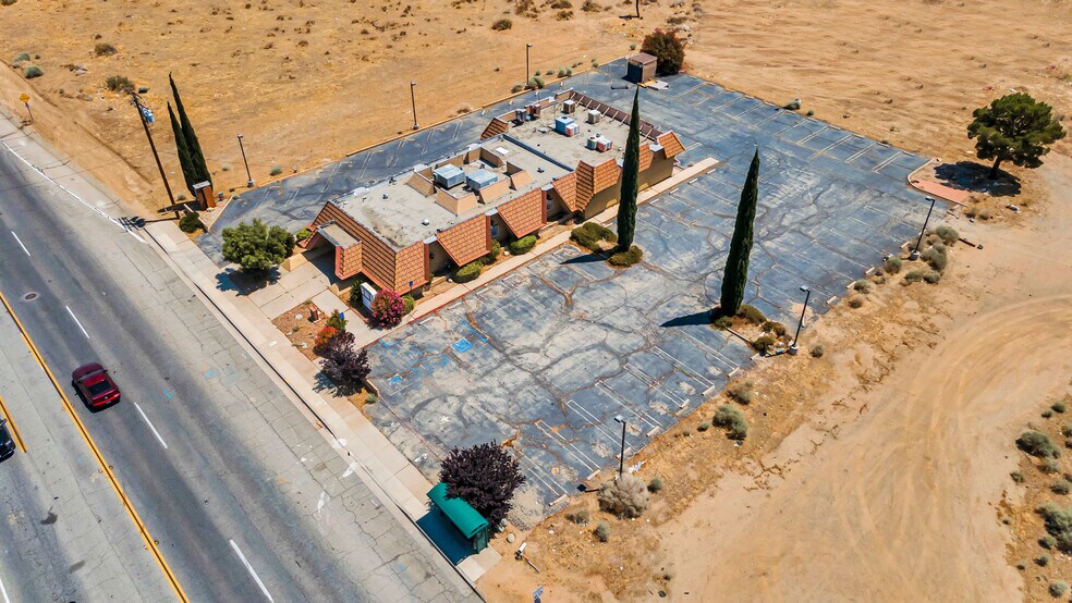 More Photos Of 40420 10th St W, Palmdale Freestanding For Sale