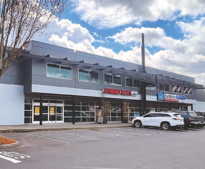 Primary Photo Of 12518 NE Airport Way, Portland Showroom For Lease