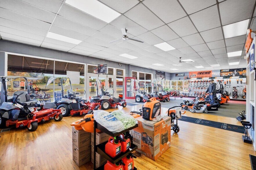 More Photos Of 9800 S Congress St, New Market Auto Repair For Sale