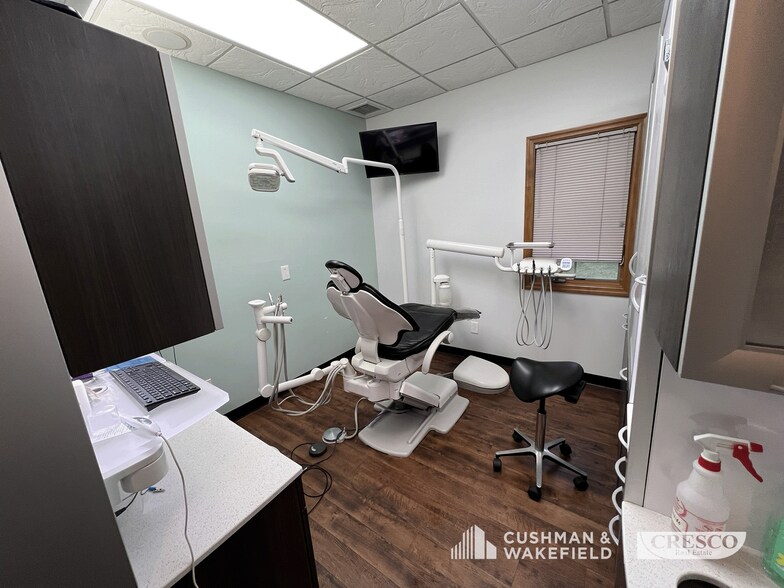 More Photos Of 552-576 N Leavitt Rd, Amherst Medical For Sale