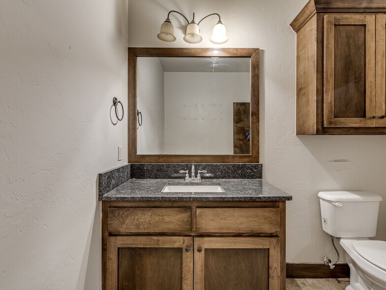 More Photos Of 113 E Broadway, Blanchard Storefront For Sale