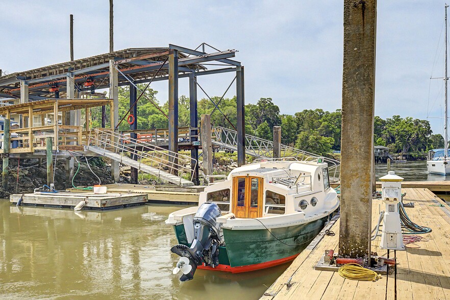 More Photos Of 171 Azalea Rd, Midway Marina For Sale