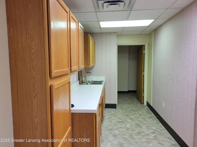 More Photos Of 108 W Higham St, Saint Johns Medical For Sale