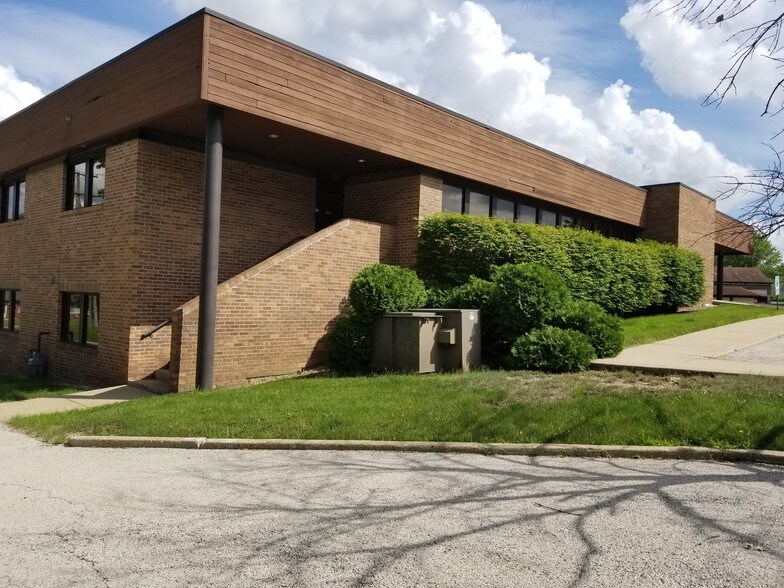 More Photos Of 305 Vine St, New Lenox Medical For Lease