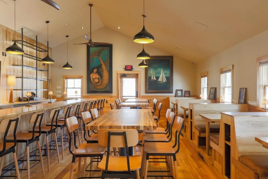 More Photos Of 2477 Bristol Rd, New Harbor Restaurant For Sale