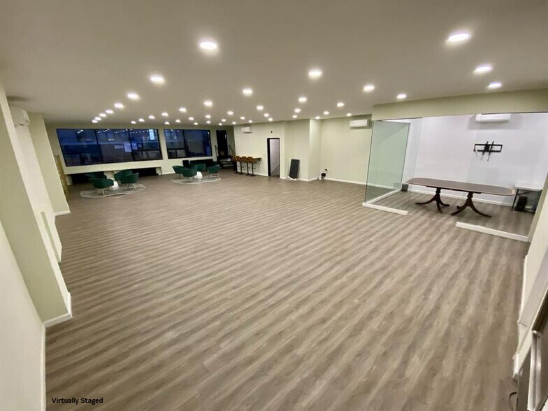 More Photos Of 66 Willoughby St, Brooklyn Storefront Retail Residential For Lease